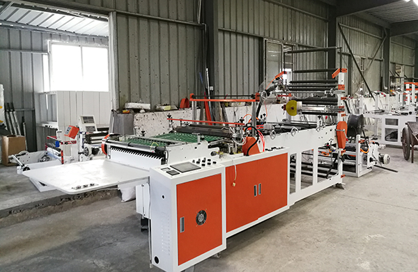 Multifunctional computer edge sealing and hot cutting bag making machine